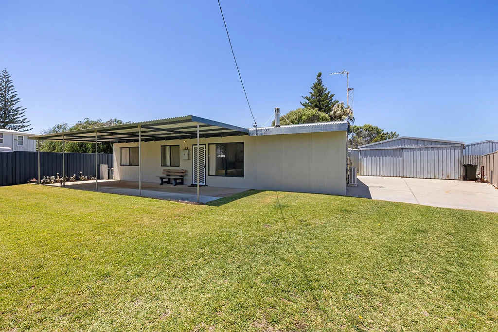 4 Jones Place, Lancelin, WA 6044