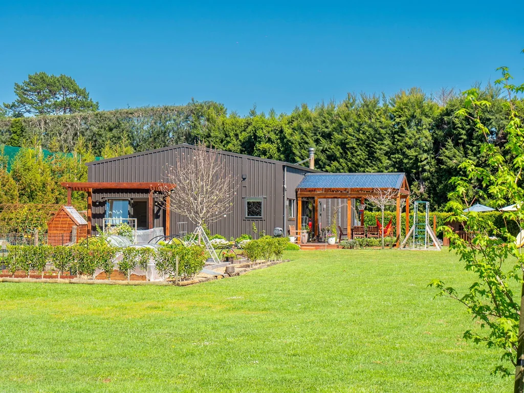 Kerikeri 2房  Modern Barn-Style Living In Kerikeri