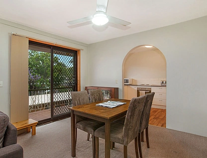 2/10 Lucinda Street, Taringa, QLD 4068, 2房, 2浴, Unit