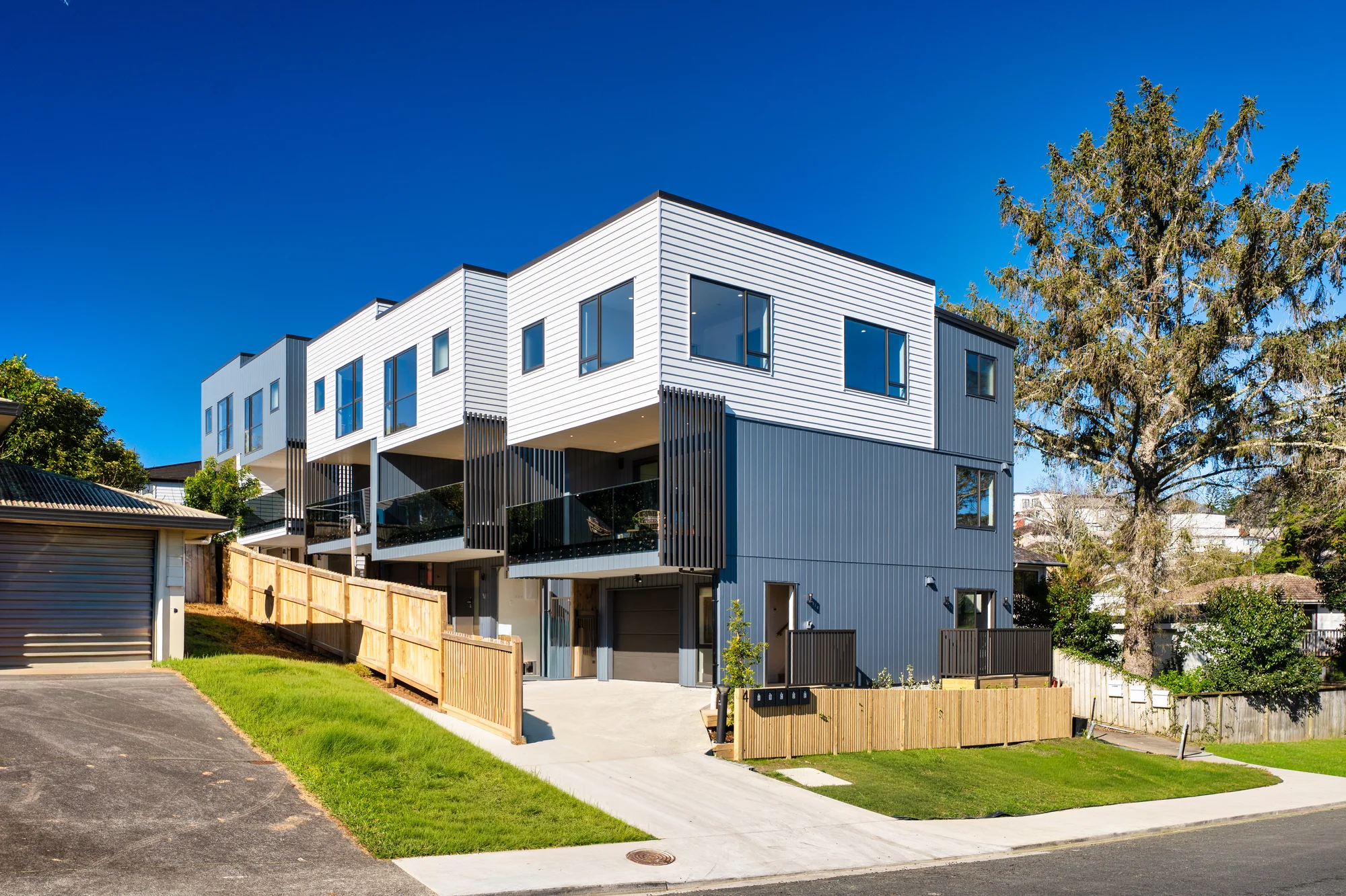 Glenfield 4ਬੈੱਡਰੂਮ Stylish & Convenient Living in Central Glenfield