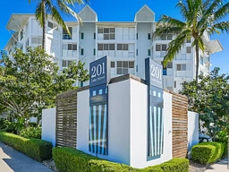 Unit 17/199-201 Lake Street, Cairns North
