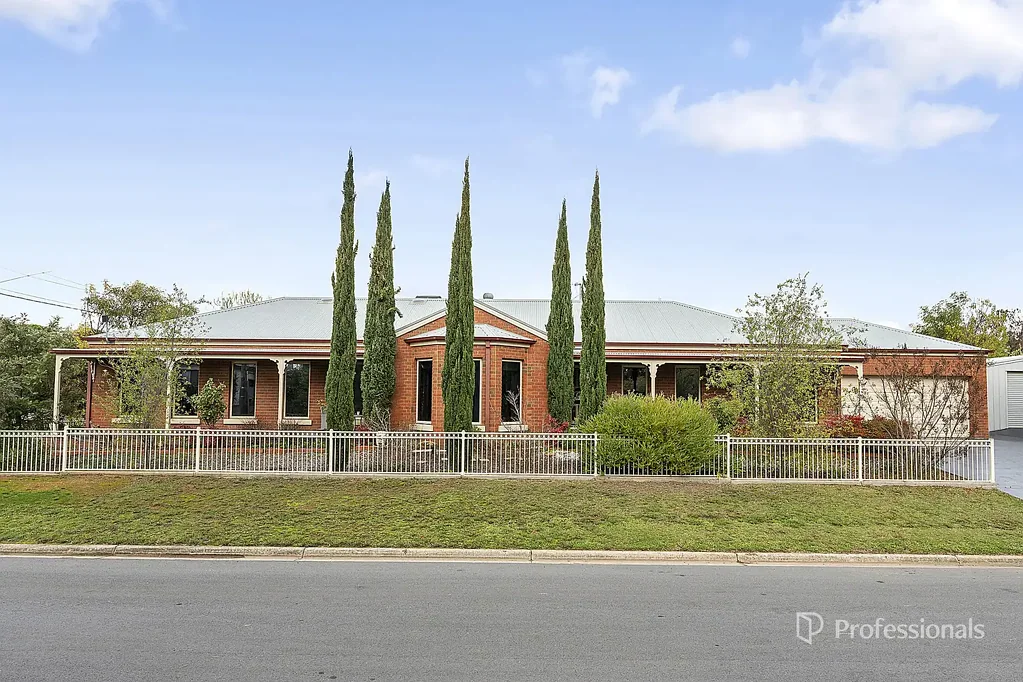 Maryborough 4कमरा Spacious Family Home in Peaceful Position
