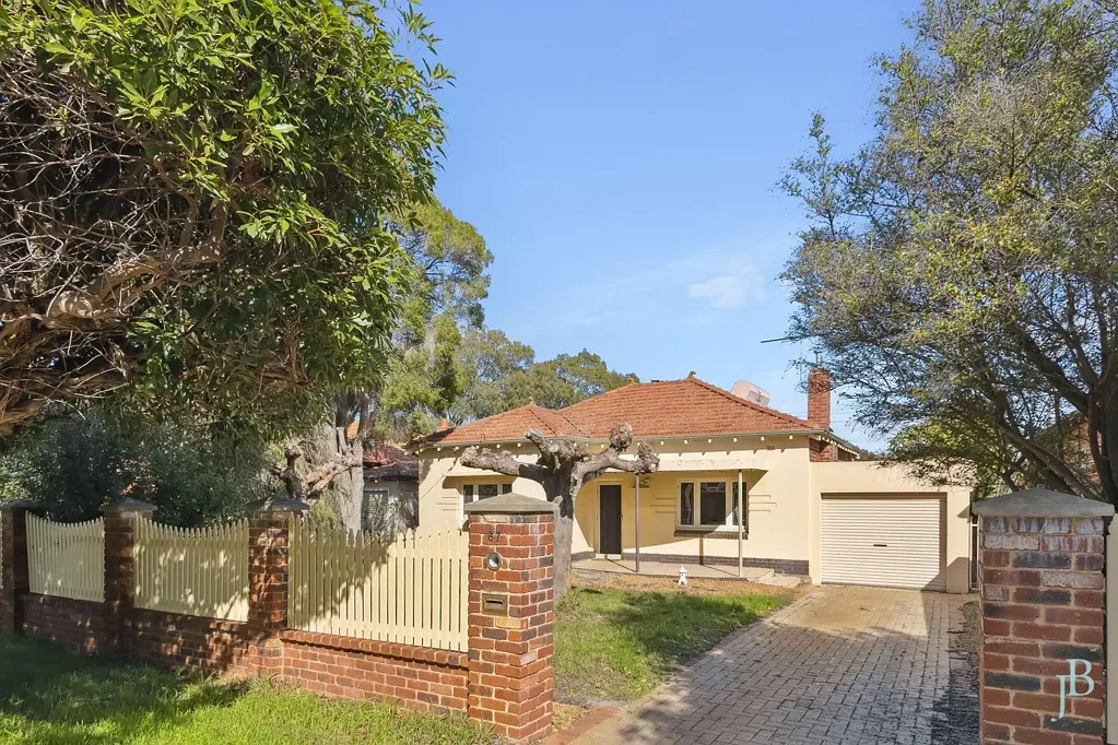 Bayswater 3 Bedroom UNDER OFFER
