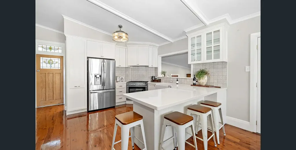 Huge Charming Home with Granny Flat & Swimming Pool