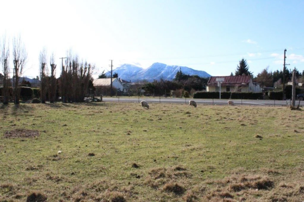 2 Holmes Street, Mossburn, Southland