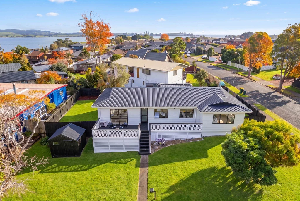 Wattle Downs 4 Bedroom Renovated Family Living in Wattle Downs
