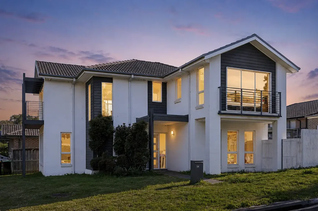 Middleton Grange 4બેડરૂમ Spacious Family Home Opposite Tranquil Bushland