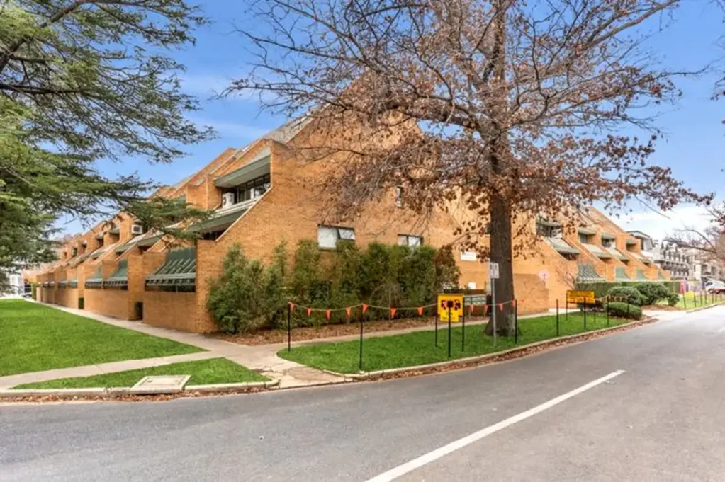 Neatly Presented & Great Central Location