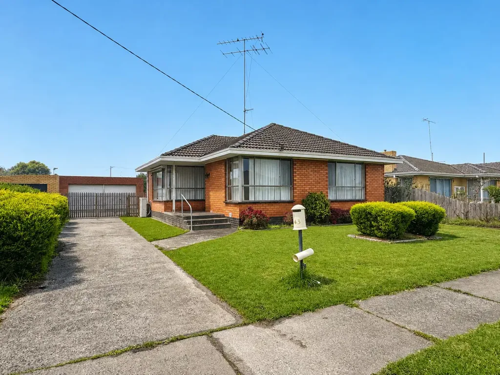 Four Bedroom Property in Morwell