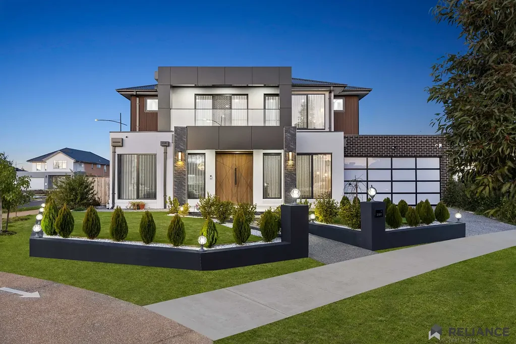 Aintree 4ห้องนอน 🏡 Immaculately Built Double-Storey Home in Prime Aintree Location!