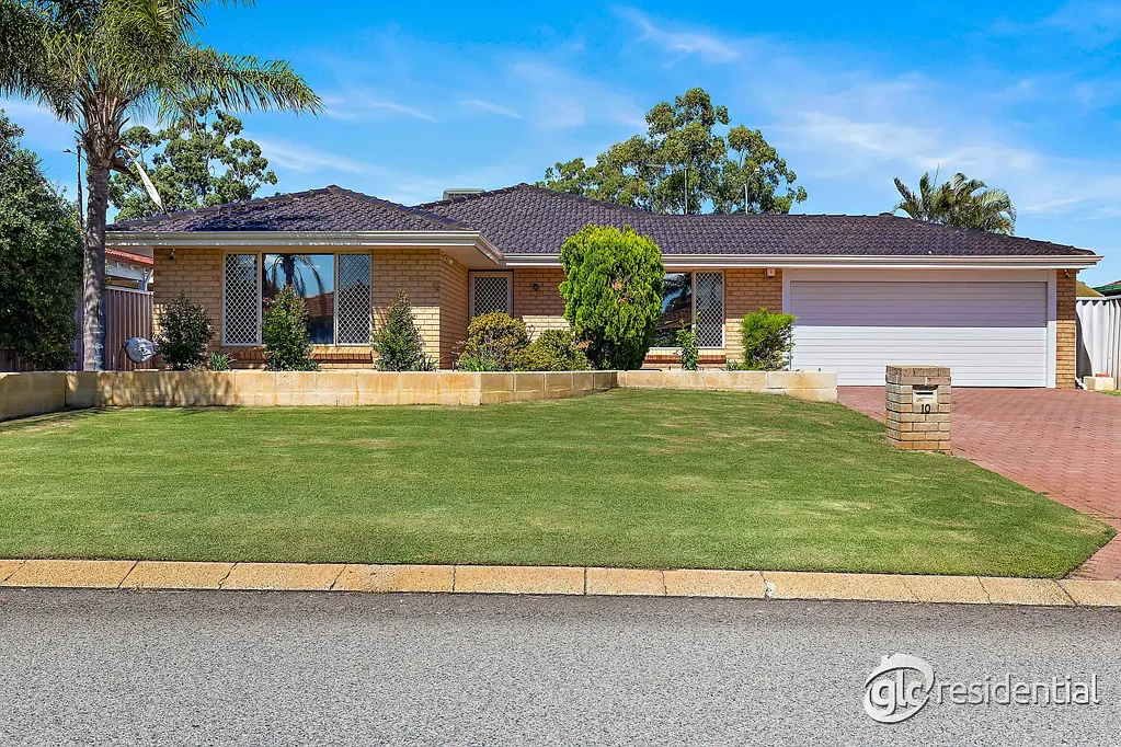 Spacious Family Living with Modern Upgrades & a Standout Backyard
