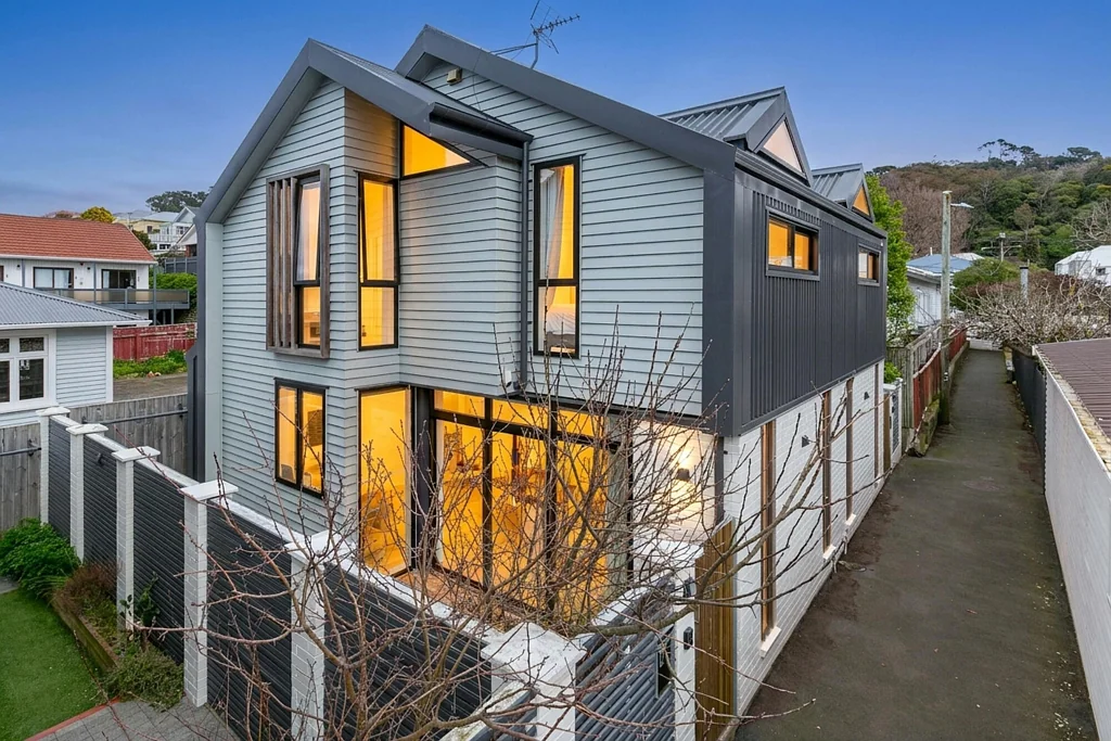 Mount Cook 2 Bedroom MODERN LIVING, FREEHOLD CITY-FRINGE CONVENIENCE