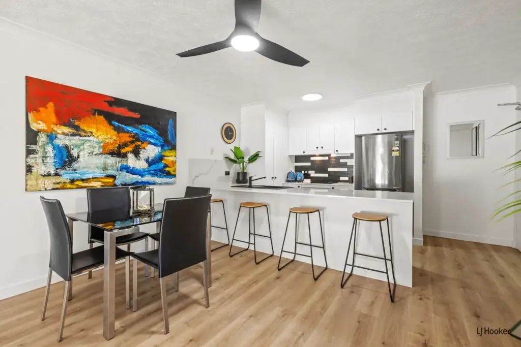 Coolangatta 2બેડરૂમ Ground-Level Living, Endless Lifestyle Appeal