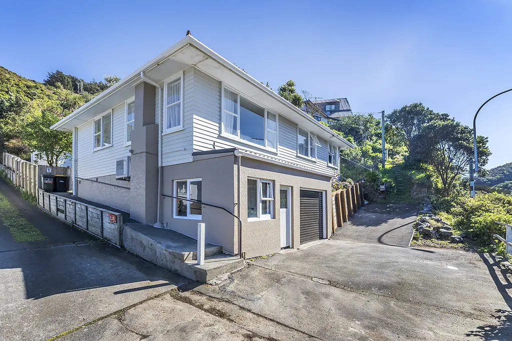 Owhiro Bay 3ਬੈੱਡਰੂਮ South Coast Renovated Opportunity