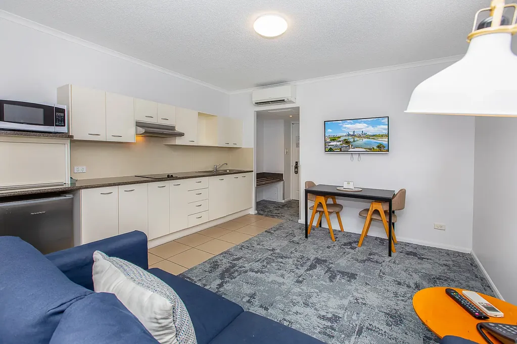Convenient Living on the Peninsula!