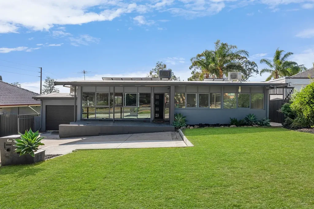 Fairview Park 4 Bedroom Spacious Family Living with Entertainer's Appeal