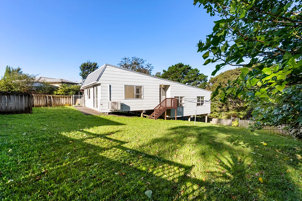 10 Denver Avenue, Sunnyvale, Waitakere City, Auckland