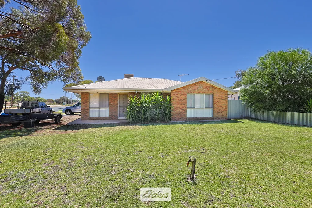 Wentworth 5Moenga OPPORTUNITY KNOCKS