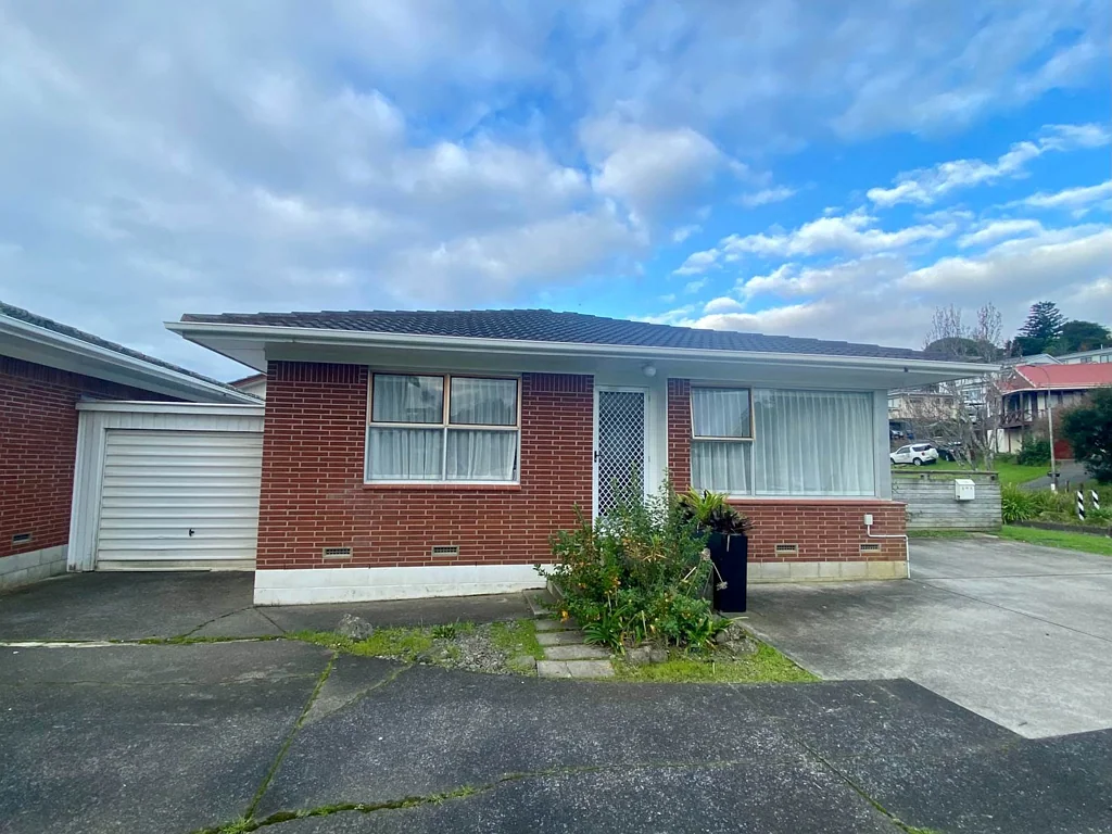 Central Location, Modern 2 Bedroom Unit with G...