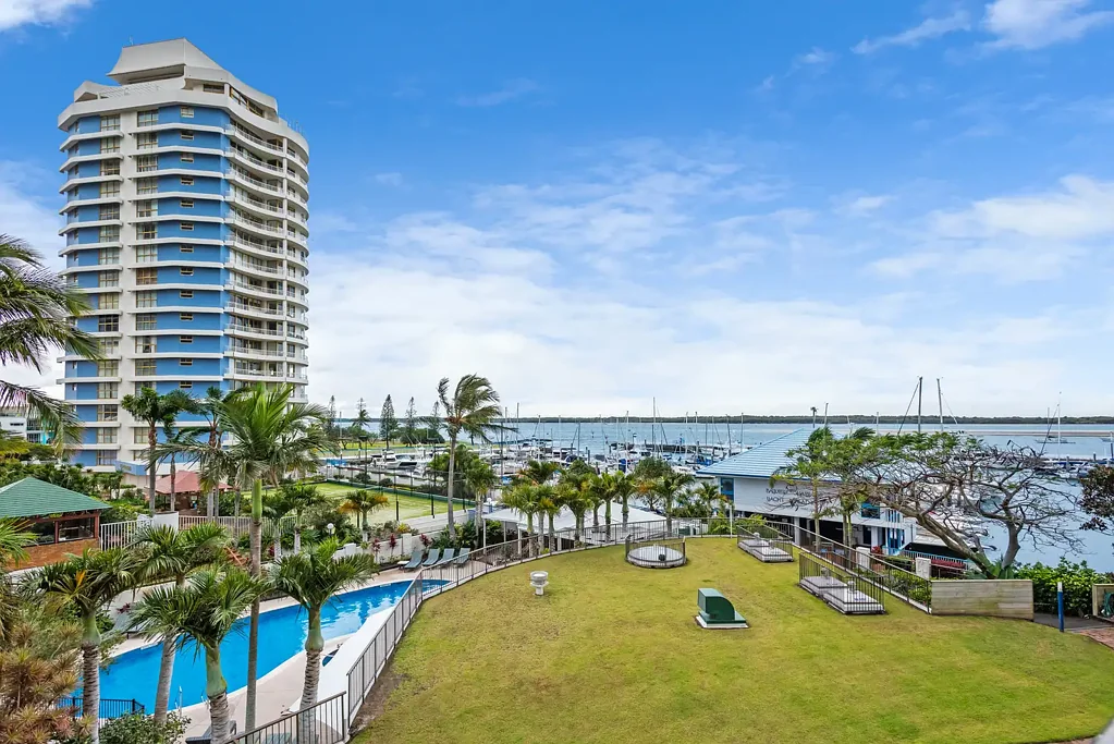 Runaway Bay 3房  Luxury North-Facing Waterfront Apartment… Where Every Day Feels Like a Holiday