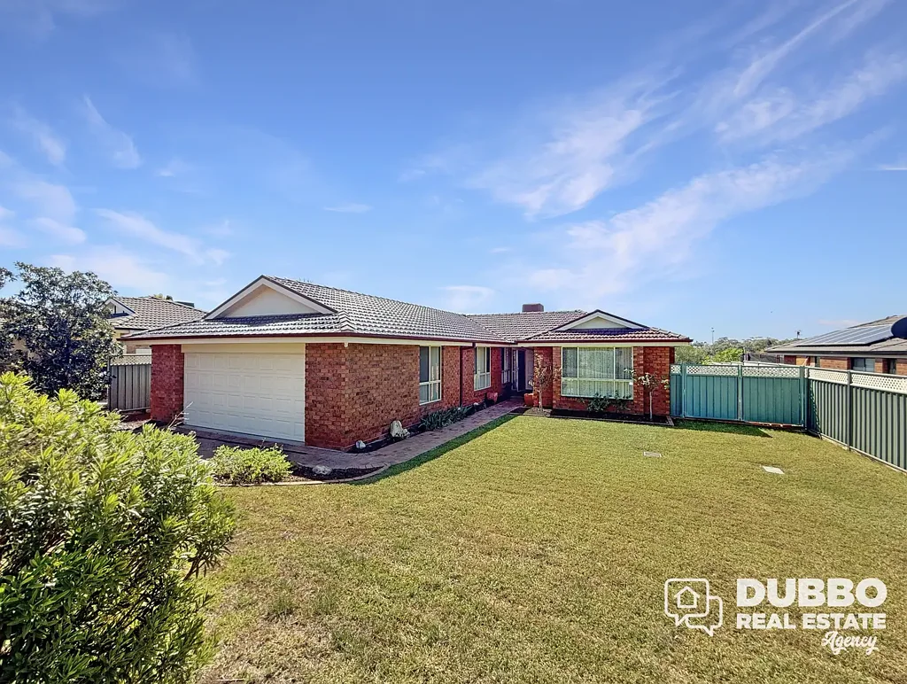 Dubbo 4બેડરૂમ ROOM TO GROW, FILLED WITH NATURAL LIGHT