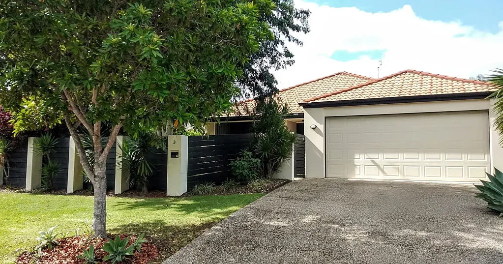 Currimundi 4ਬੈੱਡਰੂਮ Immaculate Four-Bedroom Gem in Currimundi’s Heart!