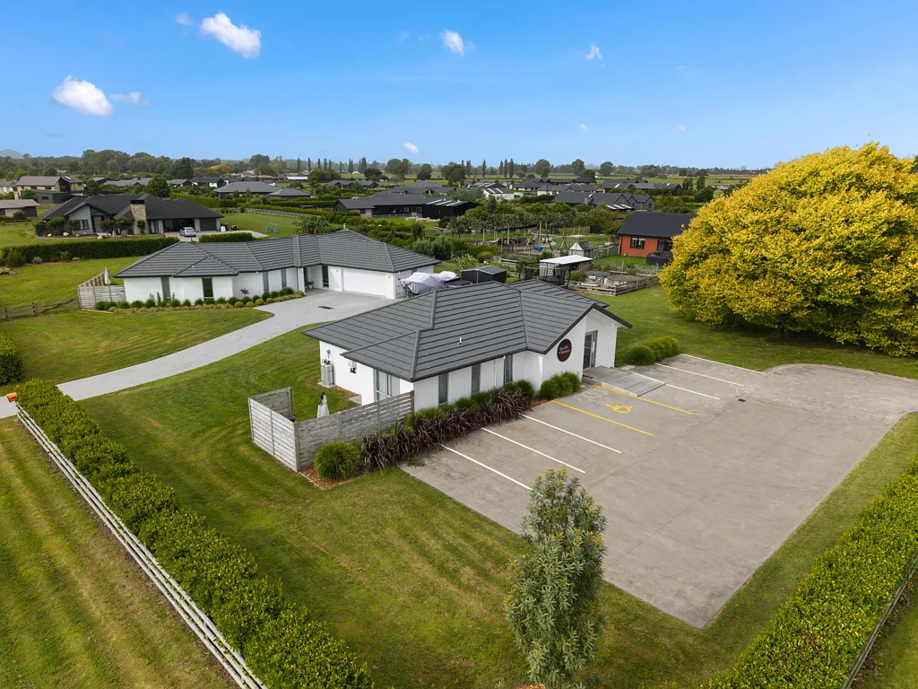 Te Kowhai Live Large, Earn Smart.