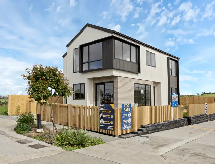 196 Henwood Road, Westgate, Waitakere City, Auckland, 5房, 3浴, 独立屋