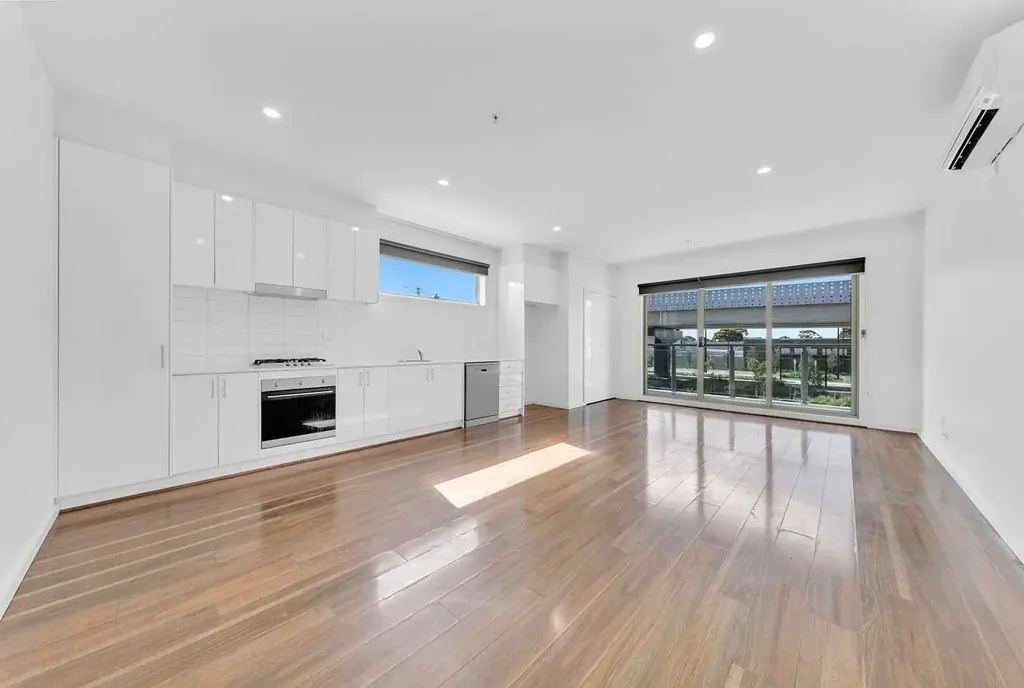 Low Maintenance & Conveniently Located