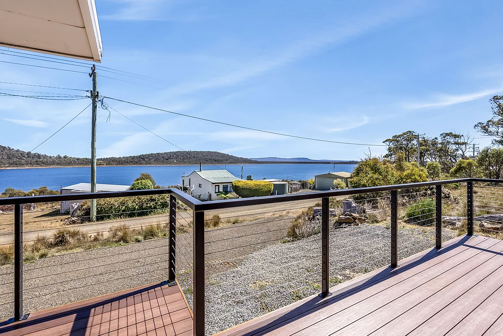Miena 2 Bedroom Huge Two Bedroom Home, Multiple Living Areas & Views