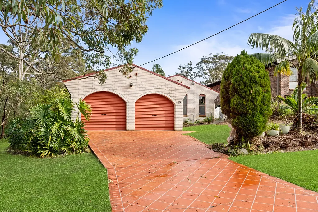 17 Promenade Avenue, Bateau Bay, NSW 2261