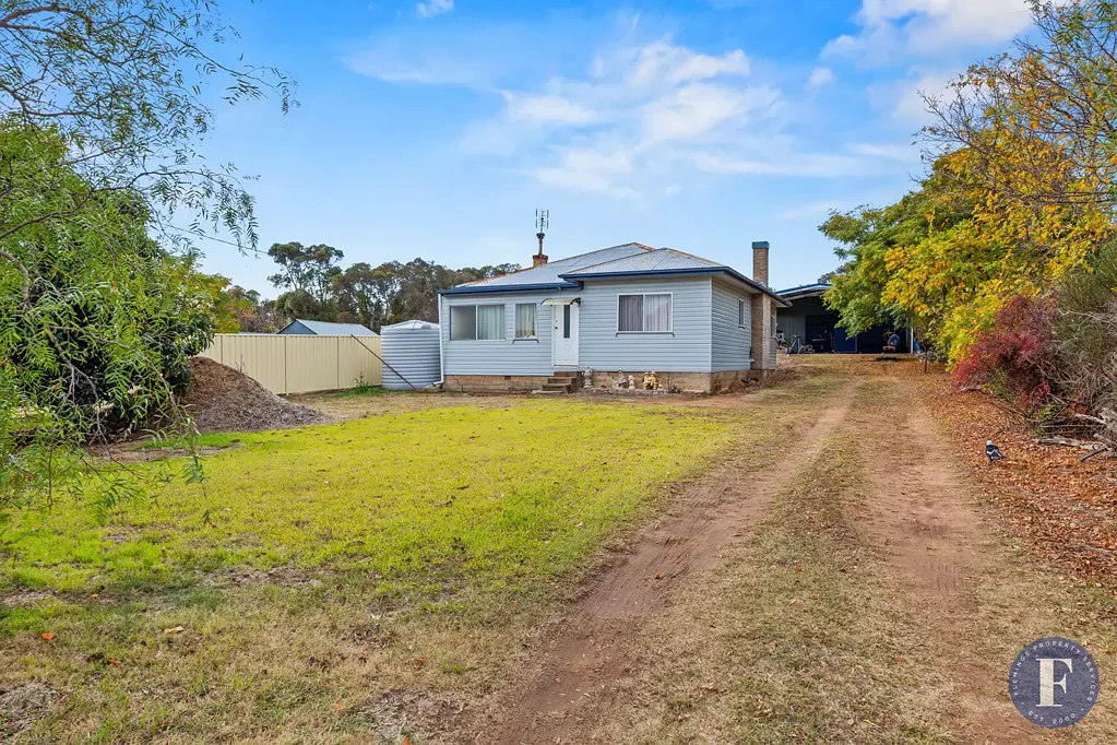 52 Dry Street, Boorowa, NSW 2586