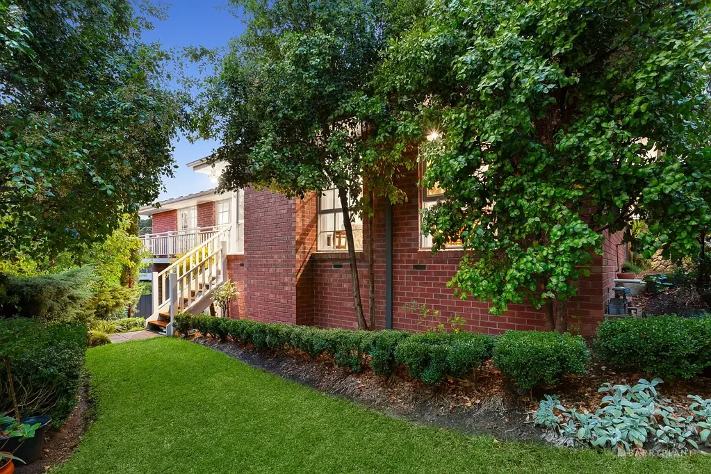 38 Maroong Drive, Research, VIC 3095