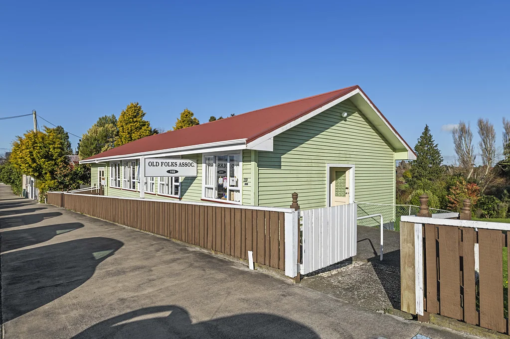 Eltham Versatile Hall Venue with Garden in Eltham Awaits