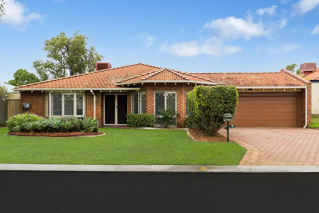 Spacious Family Home with Pool in Quiet Cul-de-Sac