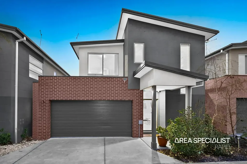18/365 Pound Road, Hampton Park, VIC 3976