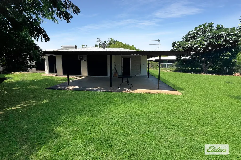 Katherine 4Zimmer 72 Riverbank Drive, Katherine - Your Dream Oasis Awaits!