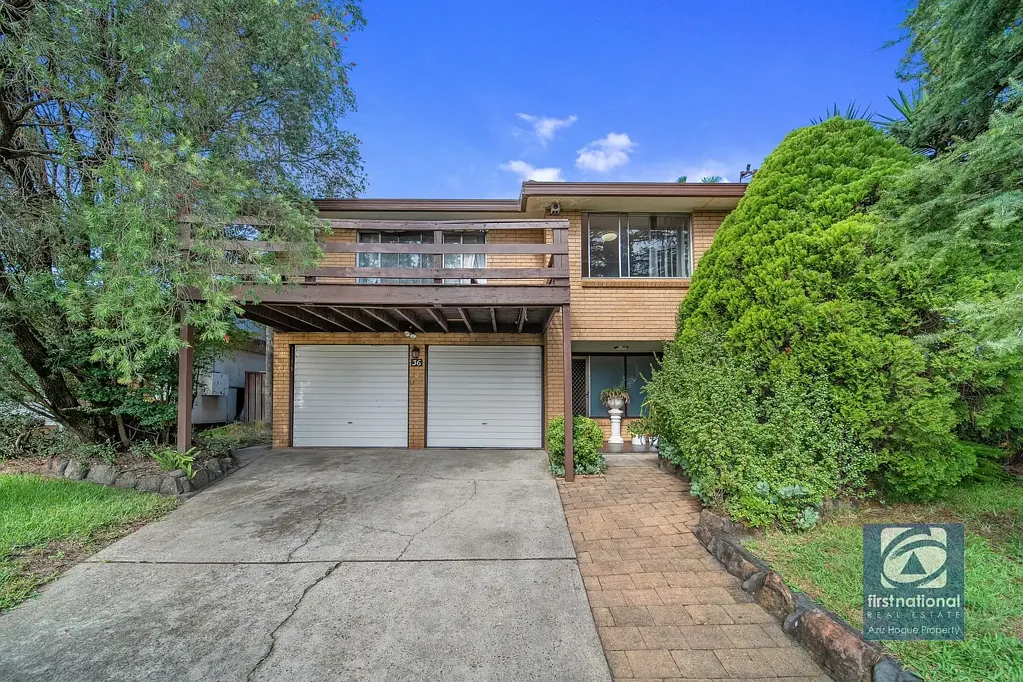 MINUTES TO GLENFIELD STATION | PREMIER LOCATION