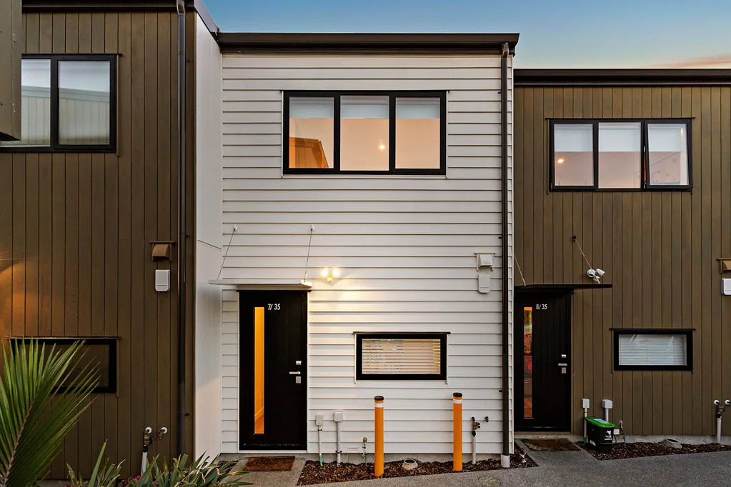 7/35 Garadice Road, Rothesay Bay, North Shore City, Auckland