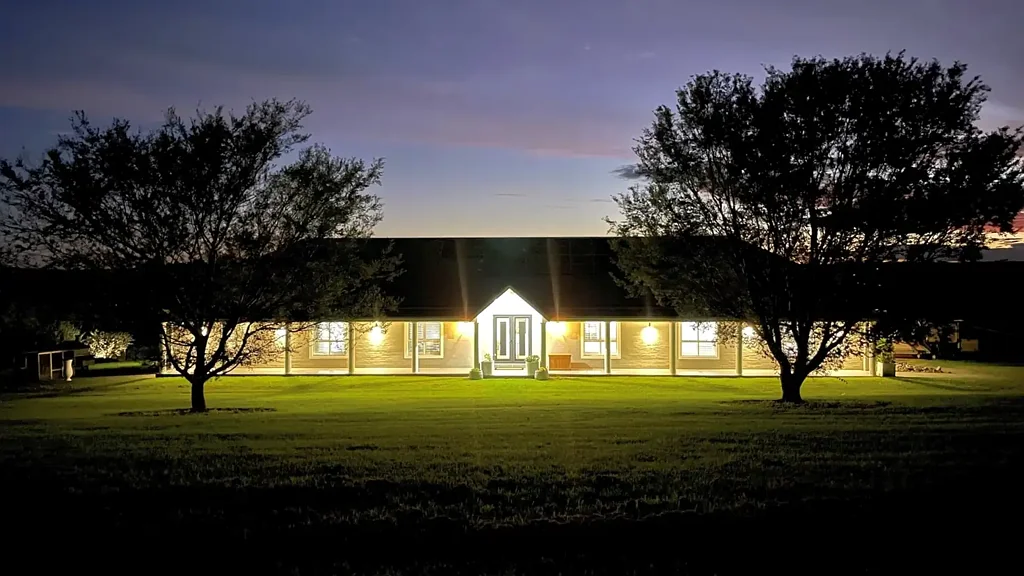 Razorback 5 Bedroom WHEN a COMPROMISE on POSITION is NOT an OPTION!