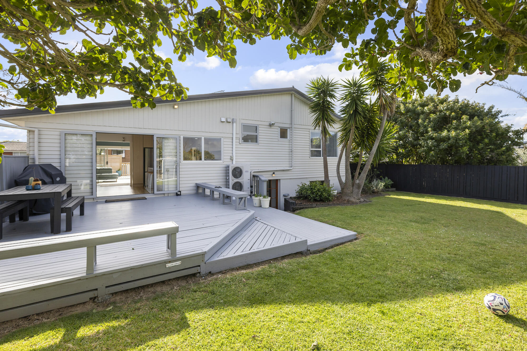 4 Binda Place, Botany Downs, photo 11
