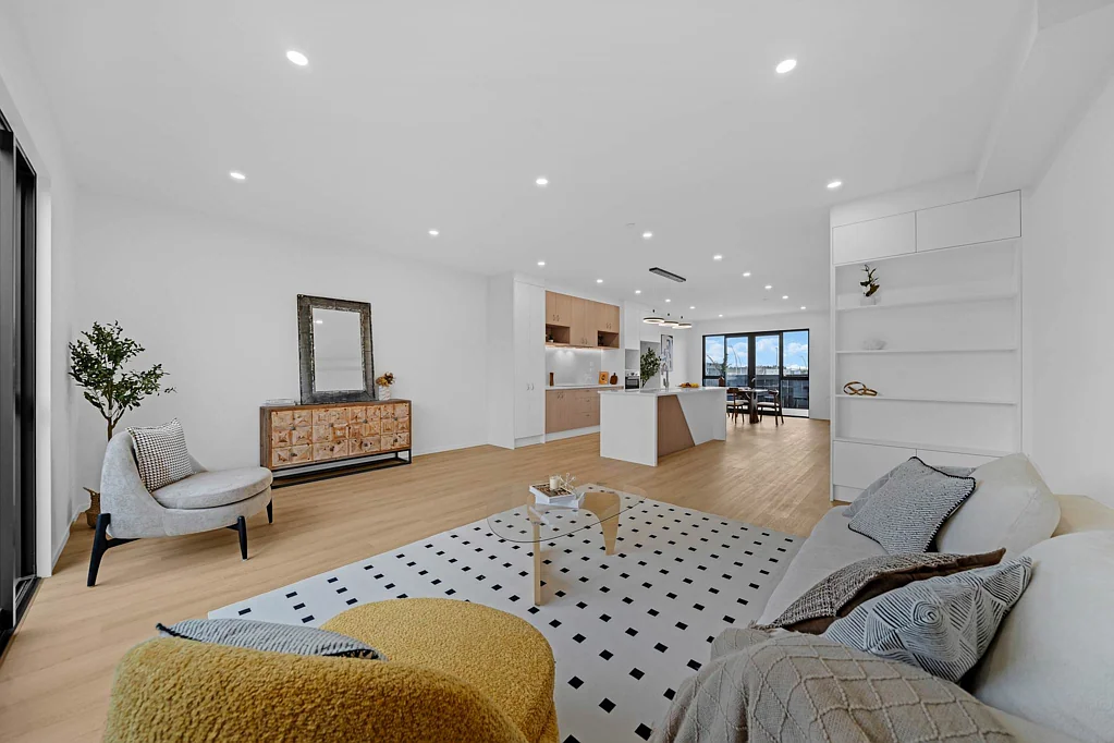 Flat Bush 3 Bedroom The Crown Jewel of Flat Bush. Large 3-Bed Park...