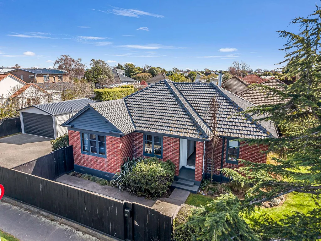 Somerfield 3침실 Timeless Charm with Future Potential