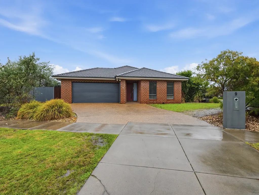 Benalla 3ห้องนอน FAMILY FRIENDLY NEIGHBOURHOOD