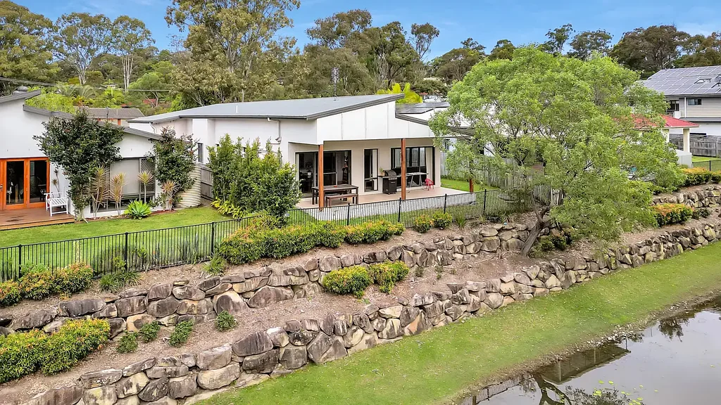 9 Laura Place, Varsity Lakes, QLD 4227