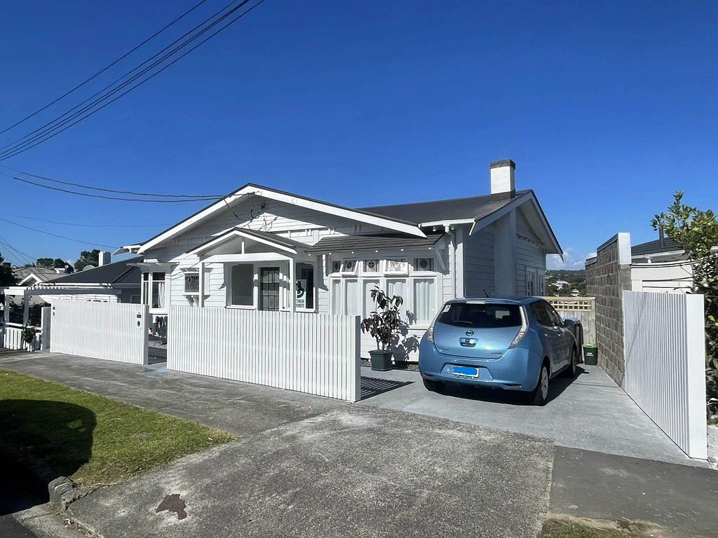 Spacious, Sunlit 3-Bedroom Residence in Grey Lynn