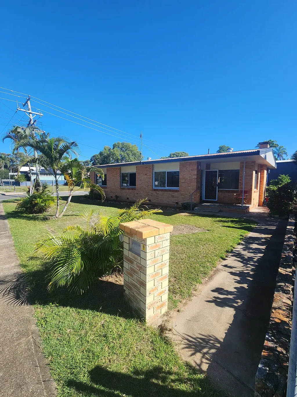 LOCATION! LOCATION!    WALK TO BEACH