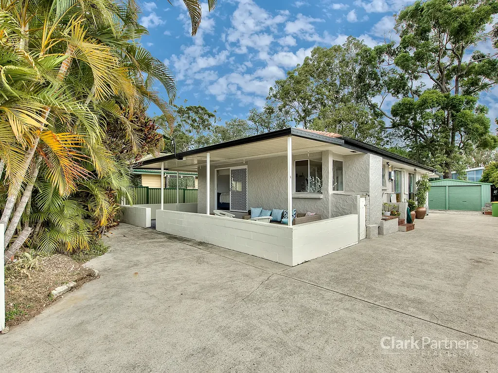 Strathpine 3房 宽敞平坦地块 3卧带空调 抛光木地板 双车位车库 新太阳能系统 邻近学校交通 Next Generation Neighbourhood Gem!