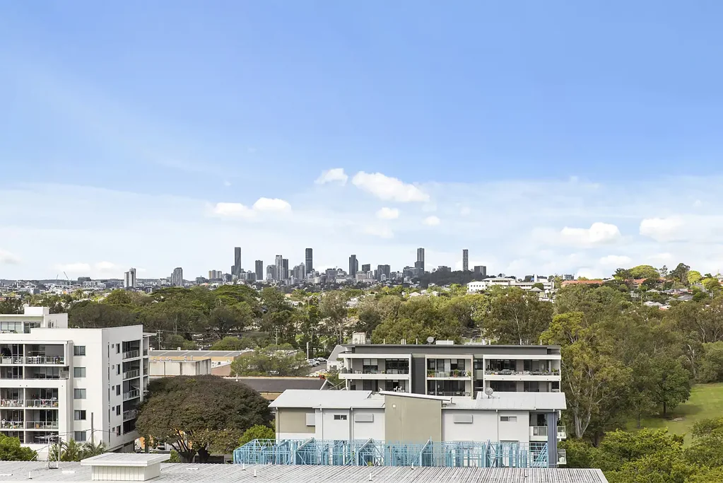 Kedron 2房 精装修两卧套房 便捷CBD生活 城市公园景致 安全地下车位 Two-Bed Apartment with City and Park Views in Kedron!