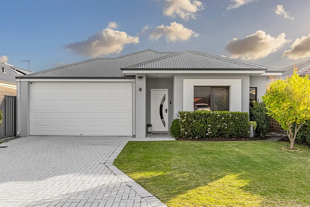 Brabham 4 Bedroom Celebration Home – Prime Location!